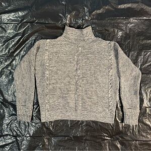 GAP women’s charcoal grey sweater